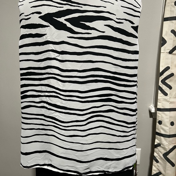 Plus Size Top - Picture 3 of 3